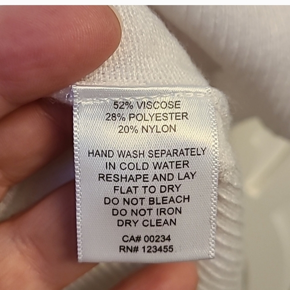 BNWT Sweater with Cut-Out Shoulders  - 2X - Picture 7 of 7